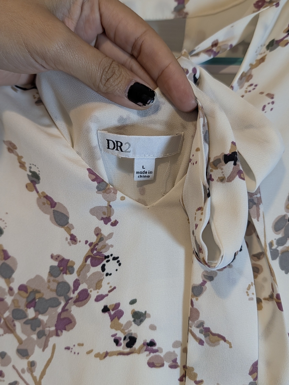 Daniel Rainn Cream Floral Dot-Print Long Sleeve V-Neck Blouse - Picture 4 of 4